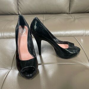 Black Vince Camuto Peep Toe Heels Size 7.5